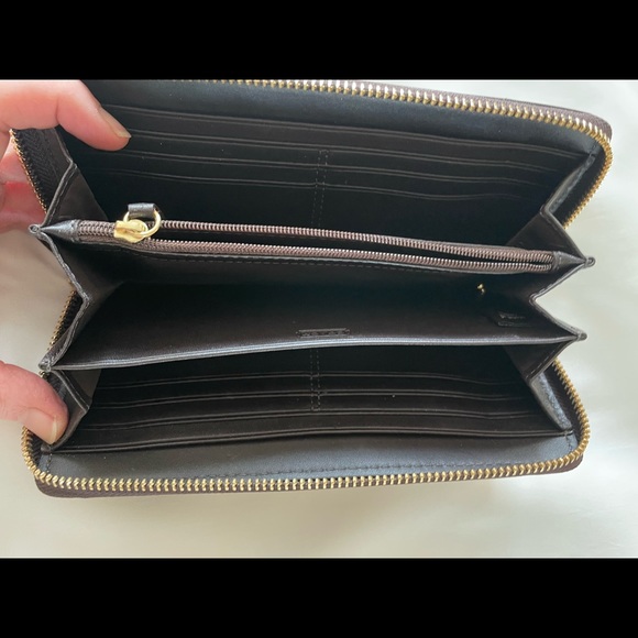 Coach Brown Signature Buckle Zip Around Wallet - Picture 10 of 11